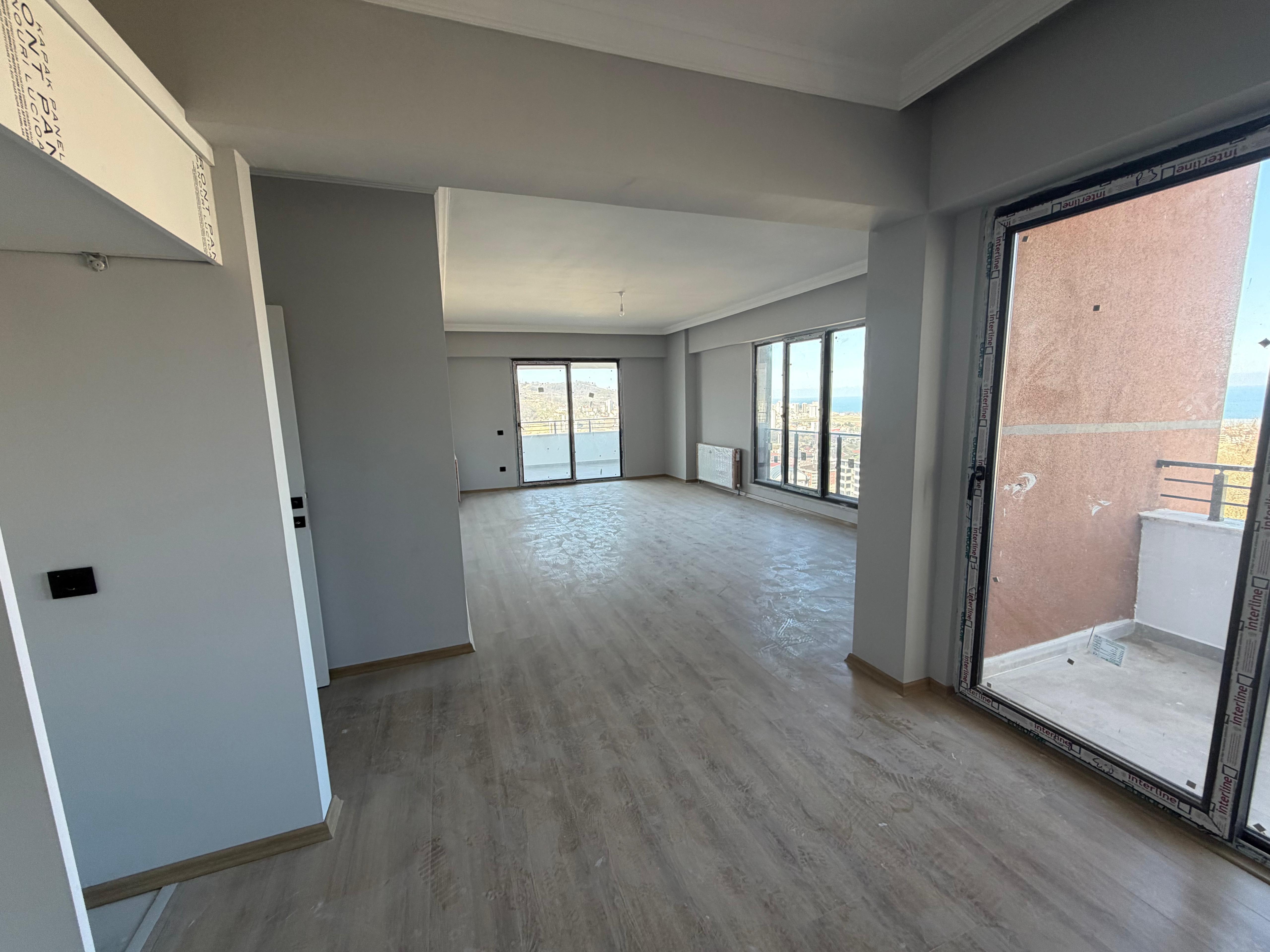 MABEL'DEN LEB-İ DERYA SİTESİNDE MANZARALI SATILIK DAİRE